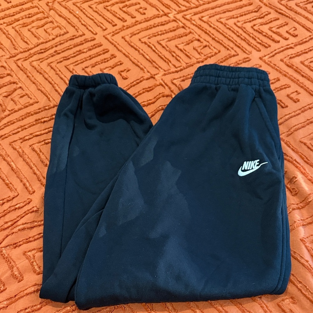 Youth Nike joggers, unisex fit size XL